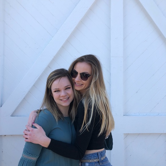 Meet your Posher, Ally - Picture 1 of 1